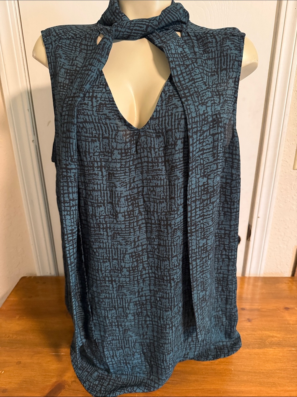 Ava & Viv Teal and Black Tie-Neck Sleeveless Blouse